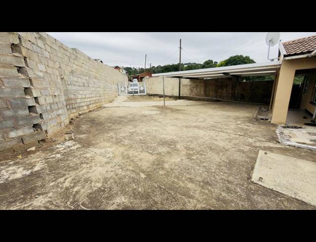 3 BEDROOM HOUSE FOR SALE IN KWAMASHU